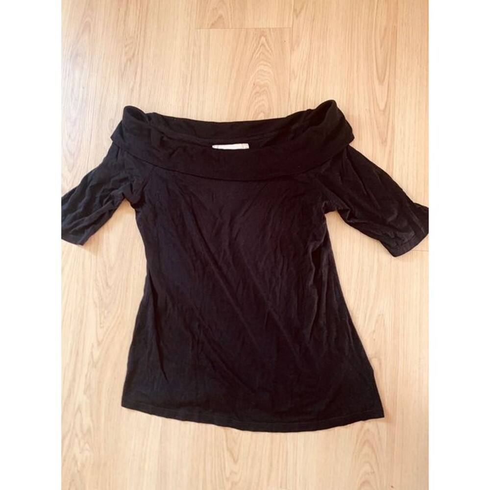 Black ANTHROPOLOGIE top with large collar M
